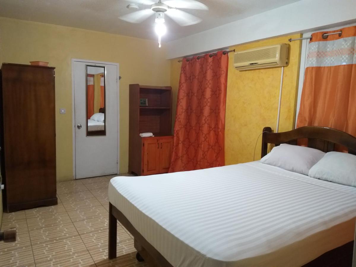 Sea World Vacation Home Roseau Exterior foto